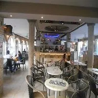 Planos Beach Aparthotel 酒店 3*