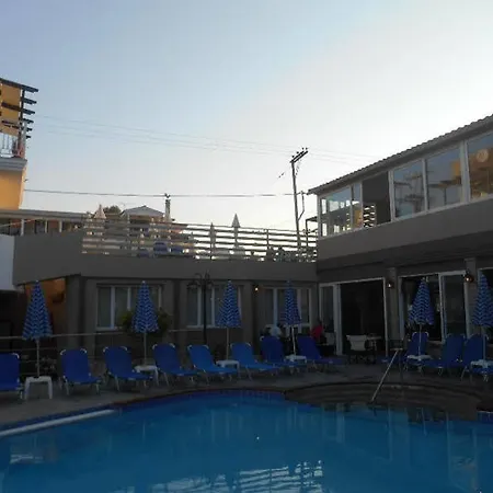 Planos Beach Aparthotel 酒店