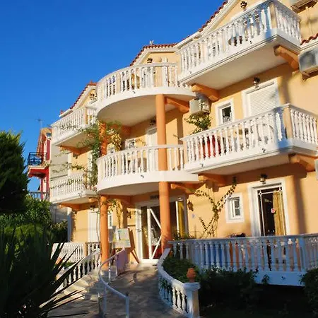 Planos Beach Aparthotel 3* 蒂锡利维