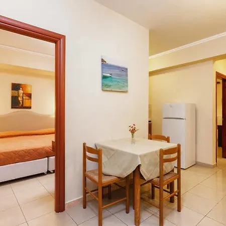 酒店 Planos Beach Aparthotel 3*