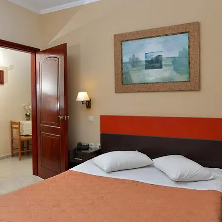 Planos Beach Aparthotel 3* 蒂锡利维