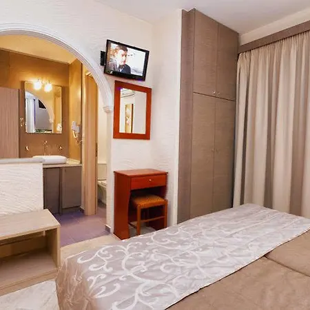 Hotel Planos Beach Aparthotel 3*