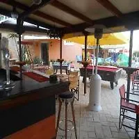 מלון Planos Beach Aparthotel 3*