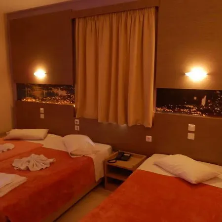 Planos Beach Aparthotel מלון