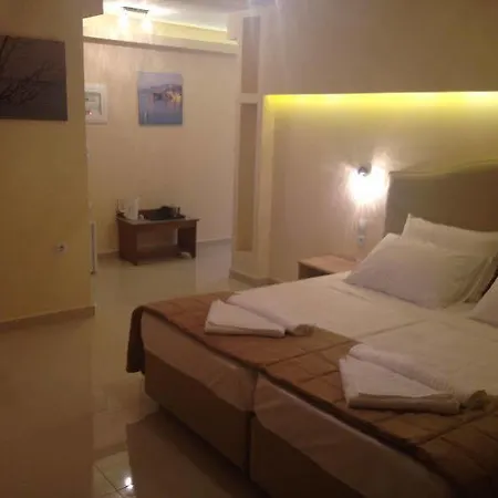 Planos Beach Aparthotel טסיליבי